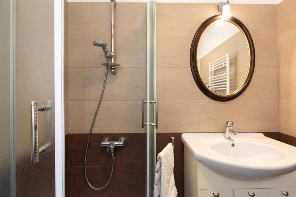 Apartment Natali Punat- Free Parking On Premises Ngoại thất bức ảnh